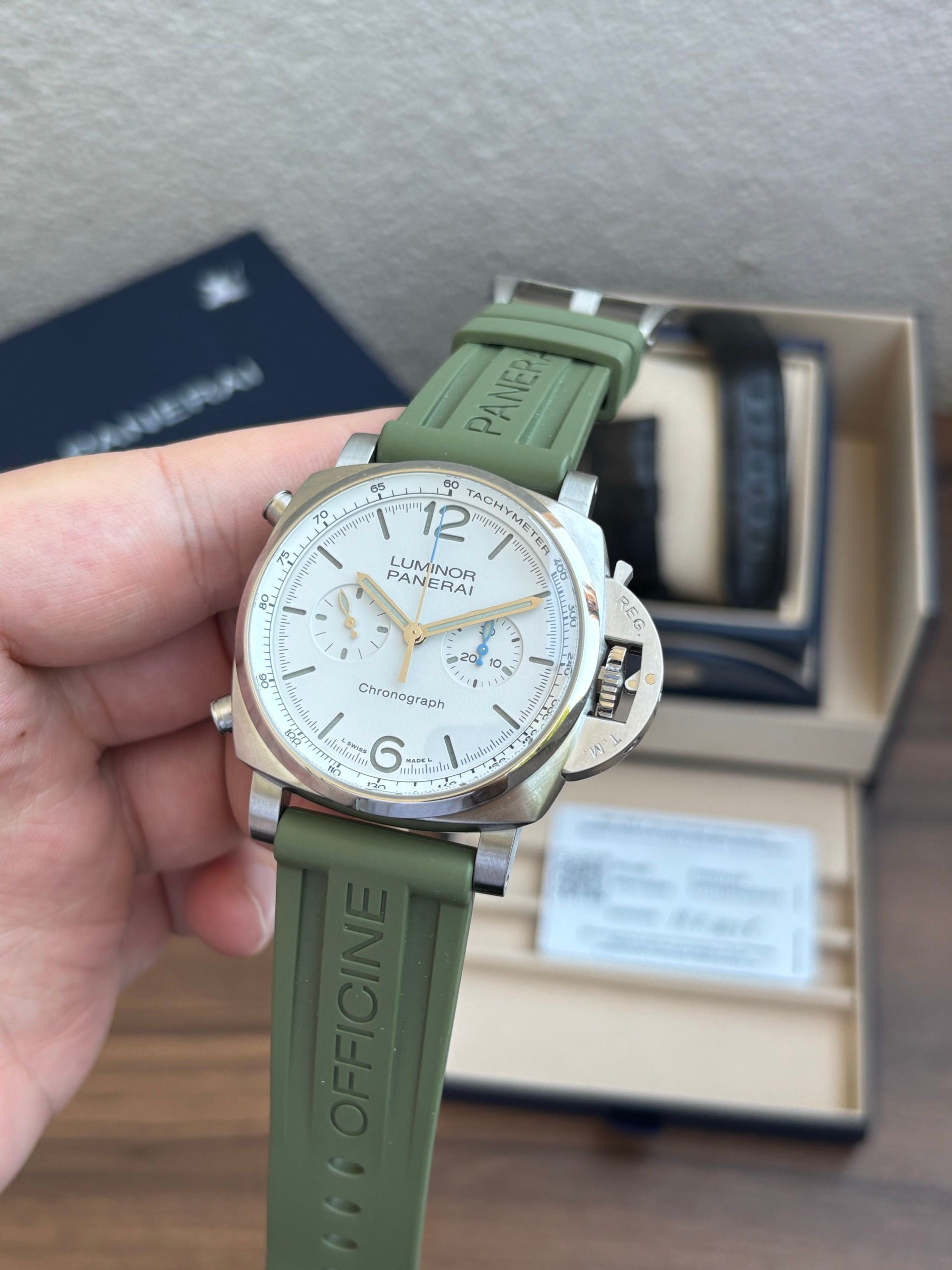 Officine Panerai Luminor Chrono PAM01218 2025 — Chrono Pera